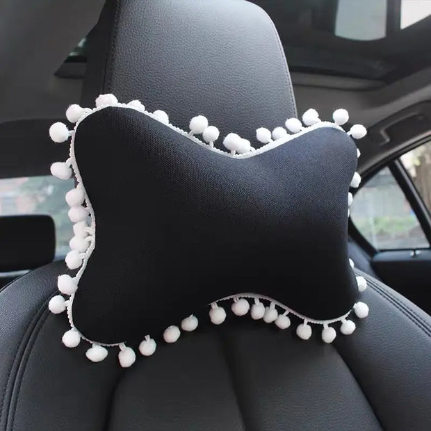 Coussin Appui-Tête Noeud Noir Pour Voiture Avec Pompon - ConfortVoiture.fr