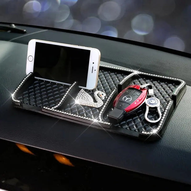 Tapis Antidérapant Pour Téléphone Auto Avec Cygne Brillant - ConfortVoiture.fr