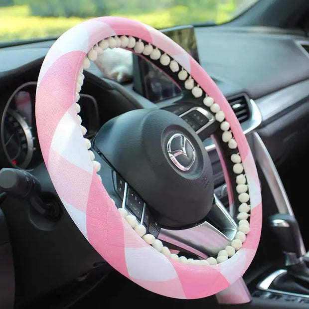 Housse De Volant Motif Carreaux Rose Avec Pompons Blancs - ConfortVoiture.fr