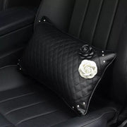 Coussin Repose-Tête Voiture Motif Camélias Noir Et Blanc - ConfortVoiture.fr