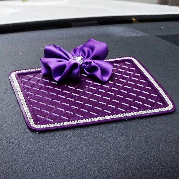 Tapis Antidérapant Pour Tableau De Bord Voiture Violet - ConfortVoiture.fr