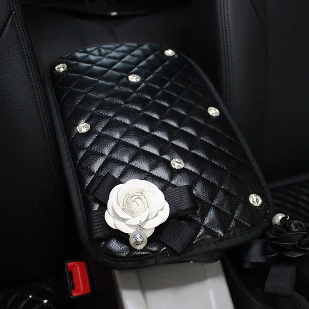Couvre-Console Noir Avec Strass Et Camélia En PU - ConfortVoiture.fr
