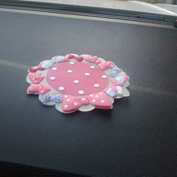 Tapis Antidérapant Pour Tableau De Bord Rose Avec Support Téléphone - ConfortVoiture.fr
