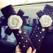 Protège-Ceinture Cuir Camellia Avec Strass - ConfortVoiture.fr