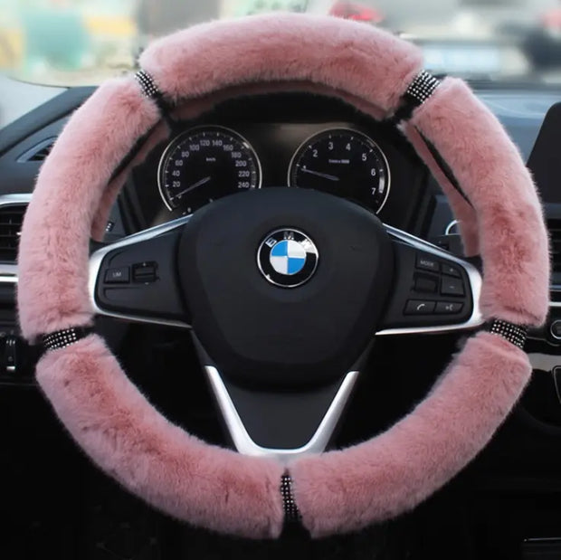 Housse De Volant Fluffy Rose Pour L'Hiver - ConfortVoiture.fr